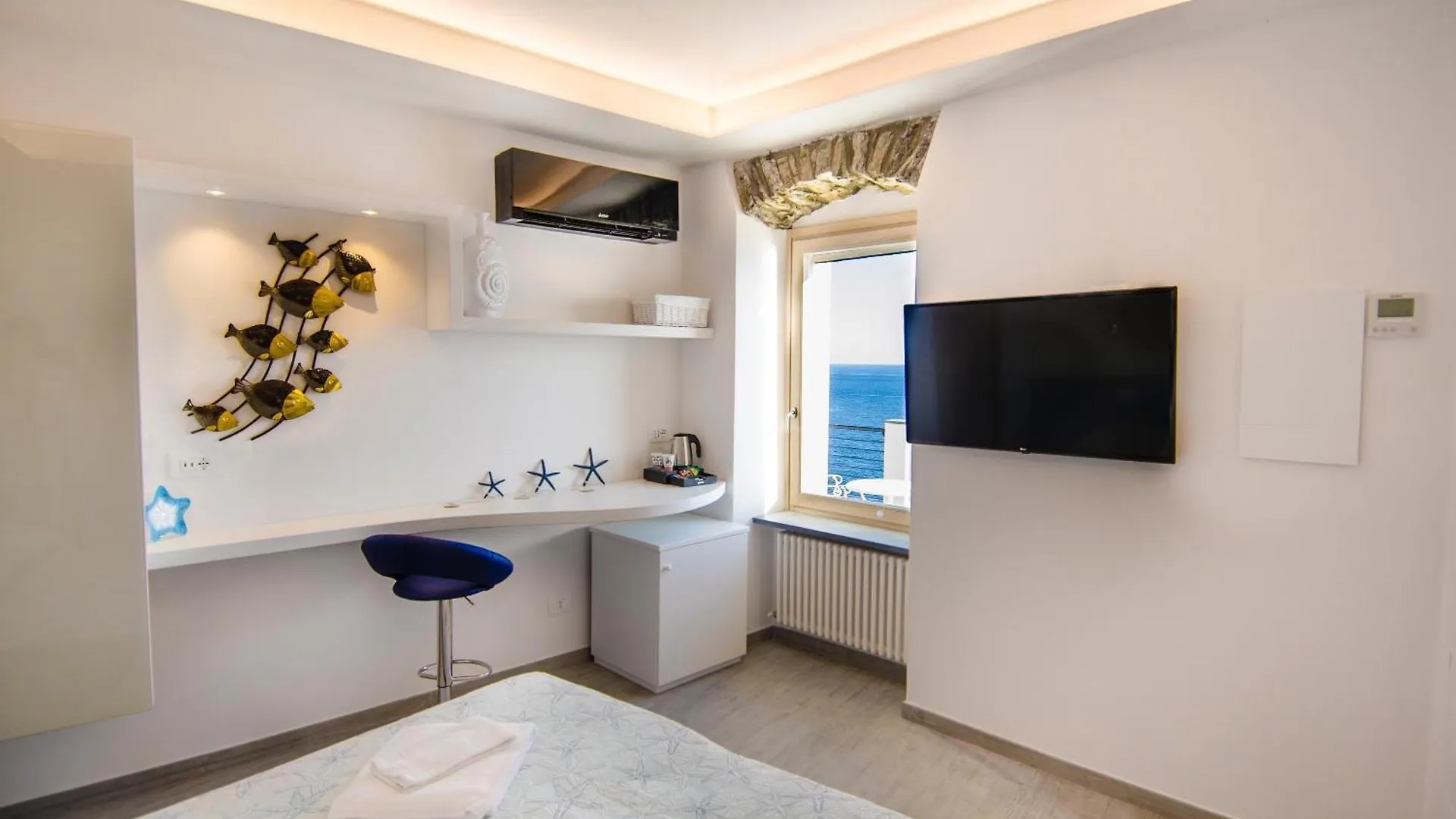 Creuza De Mae Hotel Riomaggiore 3*,  Italy